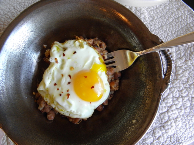 Foul Medames - a delicious, healthy and protein packed meal made with fava beans and topped with an egg. | @tasteLUVnourish on TasteLoveAndNourish.com