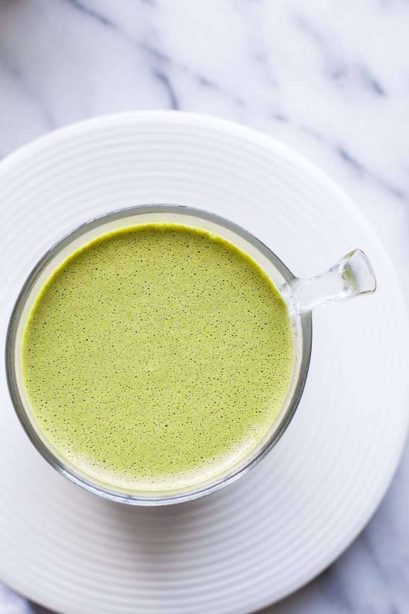 This Almond Coffee Green Smoothie is a deliciously healthy way to jump start your day! It's like having your breakfast and coffee in one easy drink…and I promise, it doesn't taste green! From @tasteLUVnourish www.tasteloveandnourish.com #greensmoothie #coffee #smoothie #breakfast #vegan #glutenfree