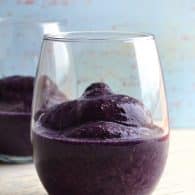 This original Blueberry Cobbler Smoothie tastes exactly like cobbler, but without the fat and empty calories. It has the perfect thick consistency! | @tasteLUVnourish