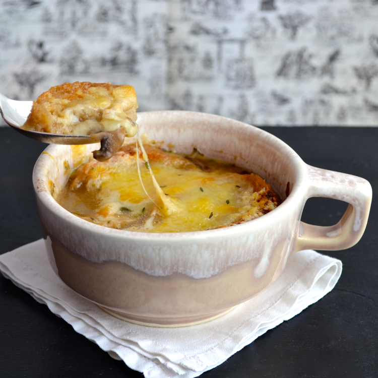 French Mushroom Soup with Gruyere Toasts | @tasteLUVnourish | #mushroom #soup #gruyere