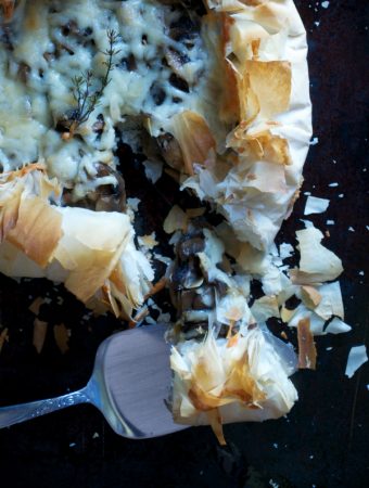 Mushroom Manchego Phyllo Galette - deeply browned mushrooms and buttery Manchego in a cloud of crisp phyllo. | @tasteLUVnourish | #appetizer #mushroom #manchego #galette