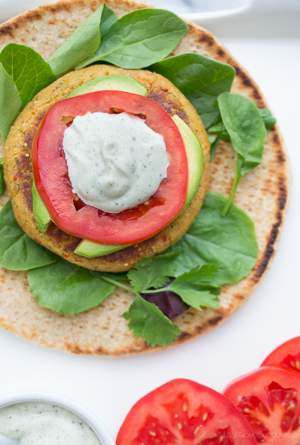 Quinoa and Chickpea Burger | @tasteLUVnourish | #quinoa #chickpeas #veggieburger #healthy #donnahay