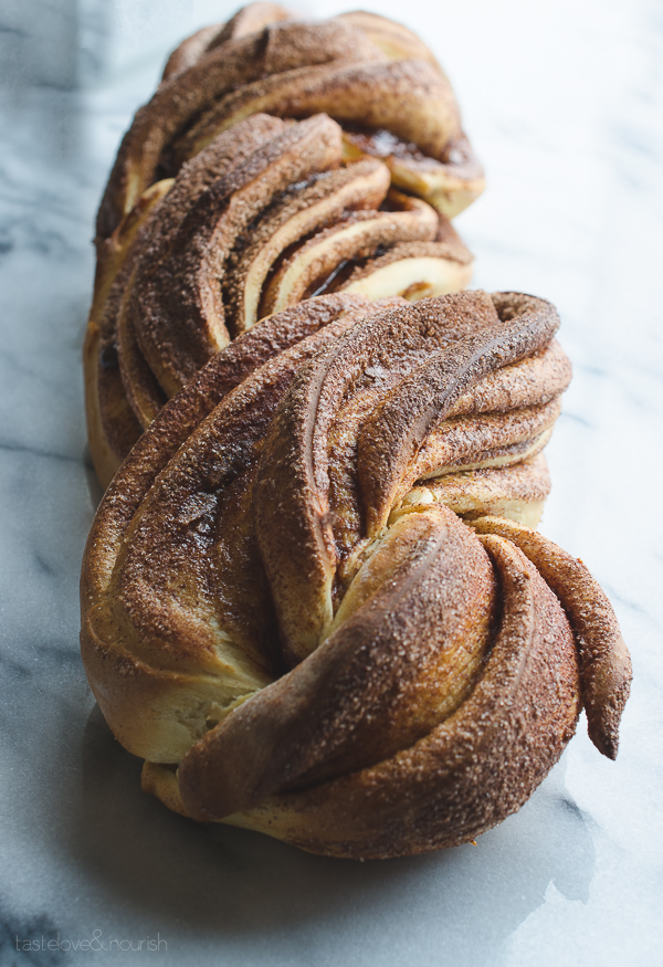 Cinnamon Nog Twist Bread | @tasteLUVnourish | #bread #nog #holiday @lovemysilk