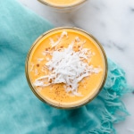 Carrot Cake Smoothie - the flavors of a slice of carrot cake, but without the fat and sugar overload. | @tasteLUVnourish on www.tasteloveandnourish.com