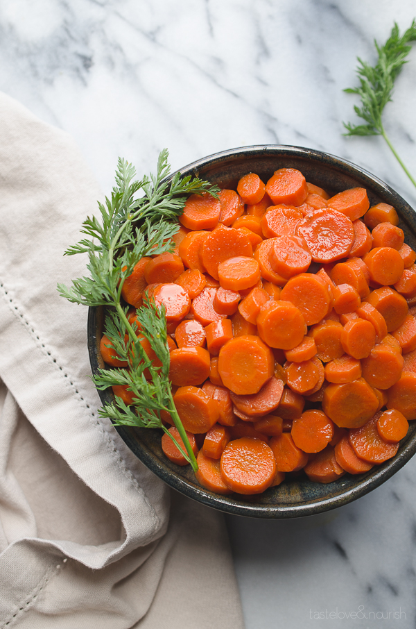 Maple Glazed Carrots - this easy side dish will become your family's favorite! | @tasteLUVnourish TasteLoveAndNourish.com