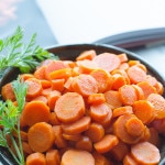 Maple Glazed Carrots - this easy side dish will become your family's favorite! | @tasteLUVnourish TasteLoveAndNourish.com