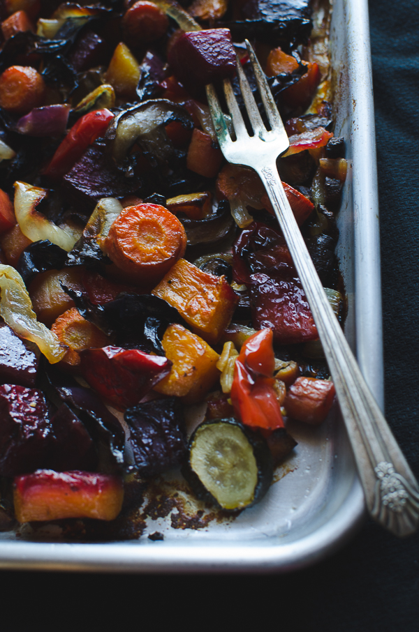 How to Perfectly Roast Vegetables - easy tips to roast veggies to perfection and delicious ideas on how to use them! | @tasteLUVnourish
