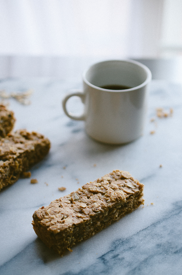 These easy Muesli Breakfast Bars are an unbelievably delicious way to grab-and-go on busy mornings! @tasteLUVnourish