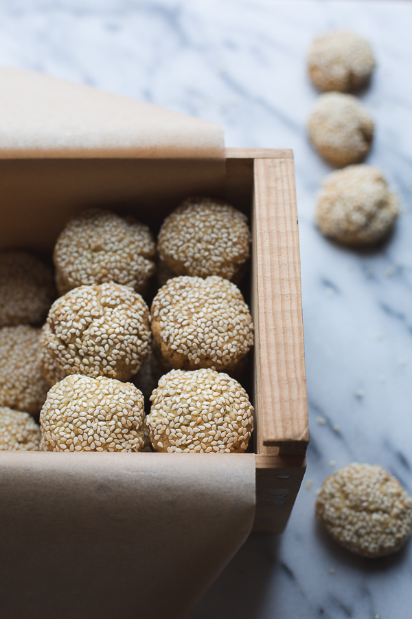 These Greek Olive Oil Cookies are lightly sweetened with a great crunch and nutty flavor from toasty sesame seeds. Perfect with a cup of coffee or tea. | @tasteLUVnourish | Vegan |