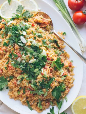This Armenian Bulgur Salad, called Itch or Eech, is so similar to tabbouleh, but with much less parsley and much less chopping. It's such an easy, delicious fresh grain salad, filling enough for lunch or perfect as a side dish with dinner. | @tasteLUVnourish | Vegan | #immigrantfoodstories