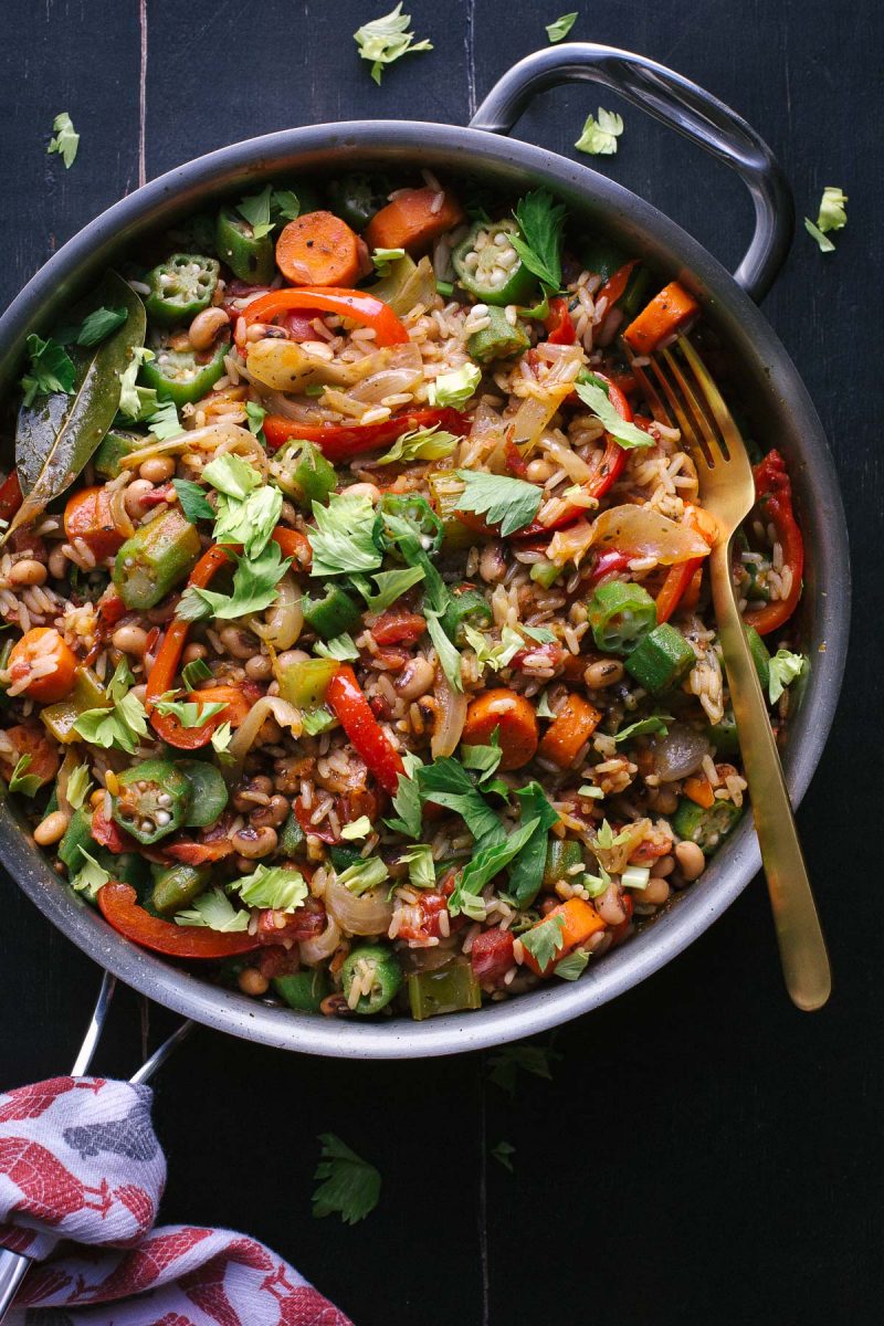 This easy Vegetable Jambalaya has amazing flavor with a bit of spice. Tips for creating satisfying vegetarian dishes make all the difference! | @tasteLUVnourish | Vegetarian | Vegan | Gluten-Free