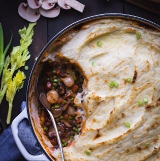 This cozy Vegetable Shepherd's Pie is hearty, delicious comfort food. www.tasteloveandnourish.com #shepherdspie #vegetarian #vegan #comfortfood #casserole #recipe #glutenfreeoptions #dinner