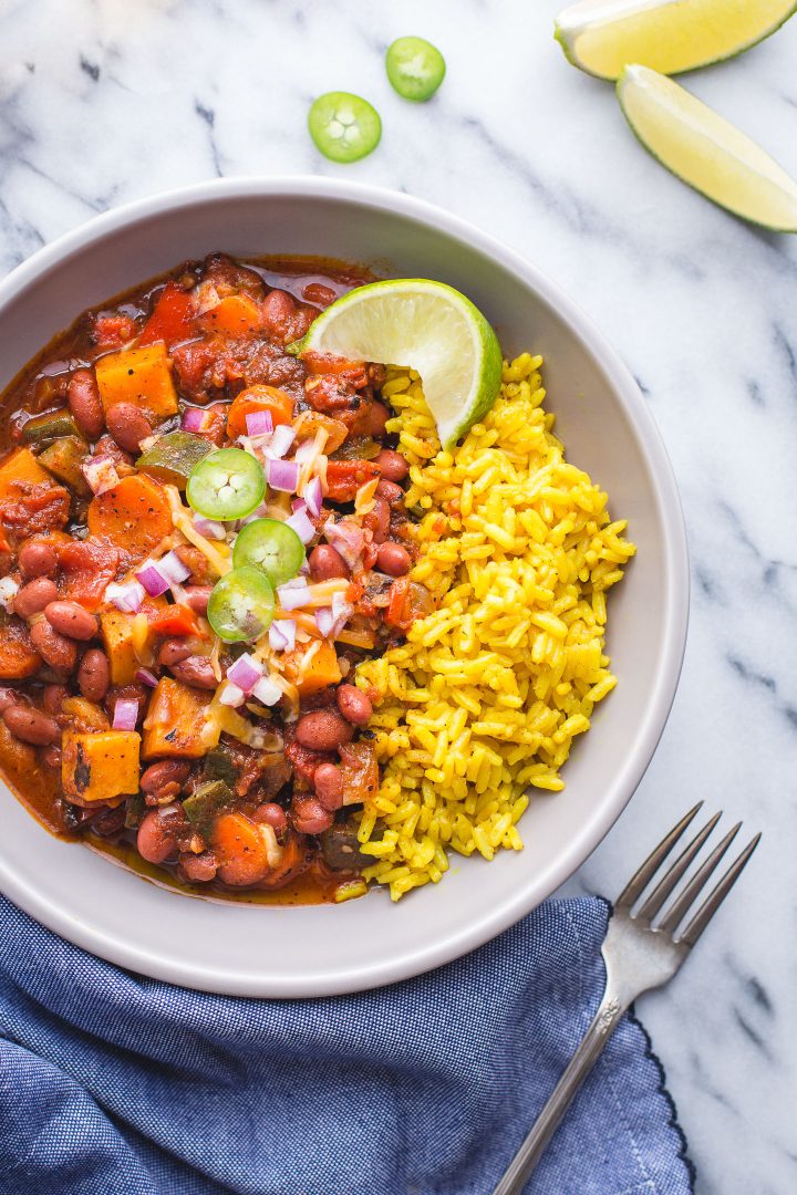 This Vegetarian Chili has the most perfect blend of spices and balance of flavors that will have you coming back to it again and again. Deliciuosly vegan and gluten free! #chili #vegetarian #vegan #glutenfree #recipe #easy #dinner #sweetpotato #jalapeno #tasteloveandnourish @tasteLUVnourish